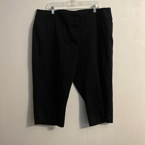 Tribal Studio Grandeur Black capris, size 22